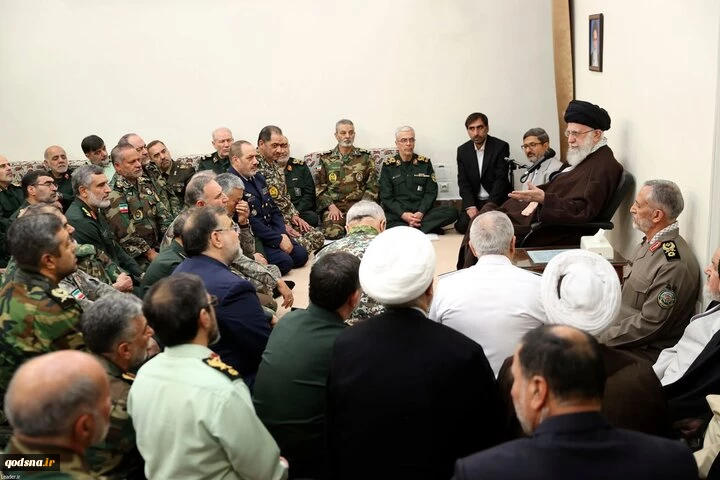 قائد الثورة الاسلامية يثمن الاداء الحكيم للقوات المسلحة في الأحداث الأخيرة 2