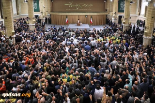 خلال استقباله حشدا من العمال في انحاء البلاد..

قائد الثورة الإسلامية: جميع الشعوب تدعم فلسطين / الارهابيون الحقيقيون هم من يقصفون الشعب الاعزل في غزة