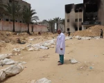 Tehran, Qodsna - At least 392 bodies were found in three mass graves uncovered in the Nasser Medical Complex following the withdrawal of Zionist forces from Khan Yunis city. Among the bodies, 165 remain unidentified after their bodies were disfigured.

