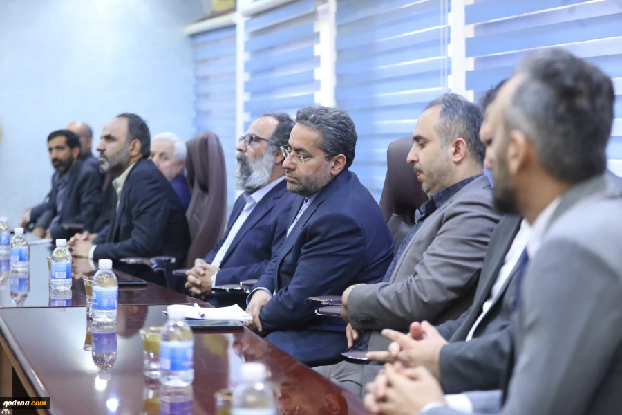 وفد اعلامي إيراني يلتقي رئيس شبكة الإعلام العراقي ويبحث معه التعاون المشترك 3