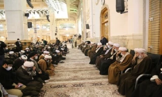 مكتب قائد الثورة الاسلامية يقيم مراسم تأبين والدة السيد حسن نصرالله في حرم السيدة المعصومة (ع)
