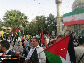 وسط حضور جماهيري حاشد.. طهران تستضيف عوائل شهداء غزة
