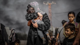 ظهر عاشورا در کربلای غزه
 به شب می‌رسد