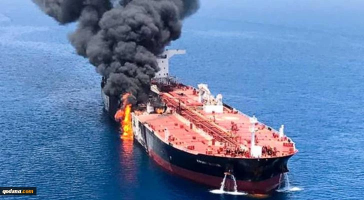 القوات اليمنية تعلن استهداف سفينة في البحر الأحمر ومدمرتين أمريكيتين 2
