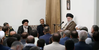 رهبر انقلاب در دیدار اعضای ستاد کنگره ملی شهدای استان کهگیلویه و بویراحمد:

هنر بزرگ امام(ره)، بیرون کردن ترس از آمریکا، انگلیس و رژیم صهیونیستی از دلها بود  | باید در مقابل جنگ روانی دشمن ایستاد |  عقب نشینی غیر تاکتیکی غضب الهی را به دنبال دارد