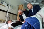 رئيس البرلمان الإيراني يزور جرحى جرائم الكيان الصهيوني الأخيرة 6