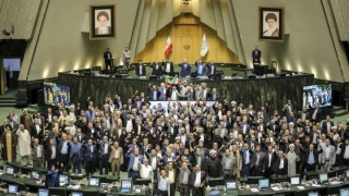 شعار «مرگ بر اسرائیل» و «مرگ بر آمریکا» در صحن مجلس