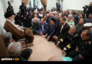 رهبر انقلاب در دیدار دست‌اندرکاران برگزاری کنگره ۱۵ هزار شهید استان فارس:

 مجاهدت مقاومت و بزرگان آن همچون سیدحسن نصرالله و سنوار سرنوشت منطقه را تغییر داد/ رژیم صهیونیستی شکست خورد اما شکست بزرگ‌تر از آن فرهنگ، تمدن و سیاستمداران غرب است