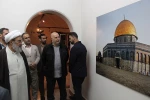 بازدید دبیر کل جمعیت دفاع از ملت فلسطین از آثار نمایشگاه گروهی هنر طوفان  15