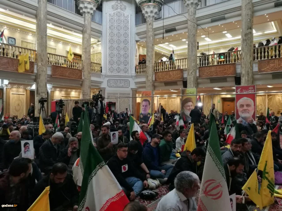 Iranians pay tribute to Resistance martyrs, Martyr Safieddine -in photos

 2