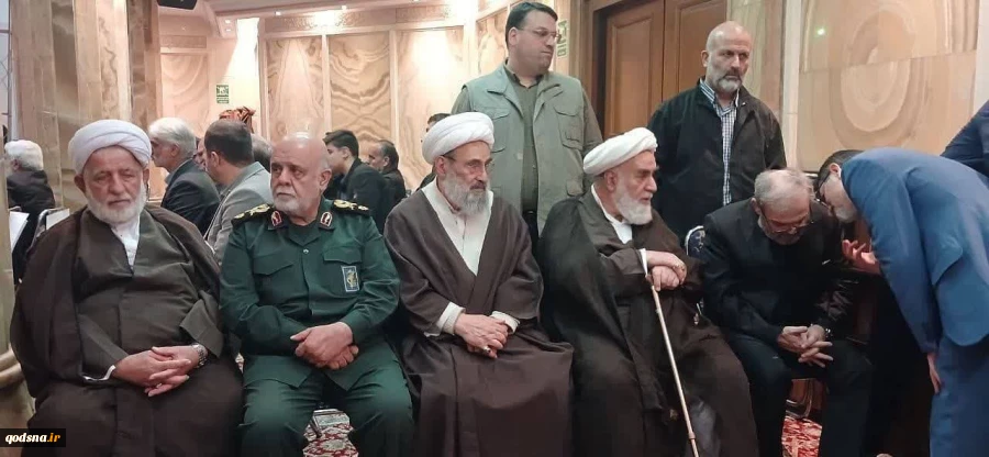 Iranians pay tribute to Resistance martyrs, Martyr Safieddine -in photos

 2