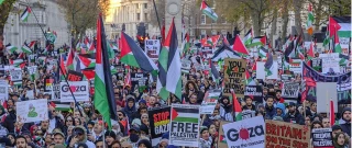 تجمع حامیان فلسطین مقابل سفارت آمریکا در لندن