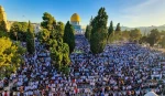 40 ألفا يؤدون اليوم صلاة الجمعة في المسجد الأقصى 2