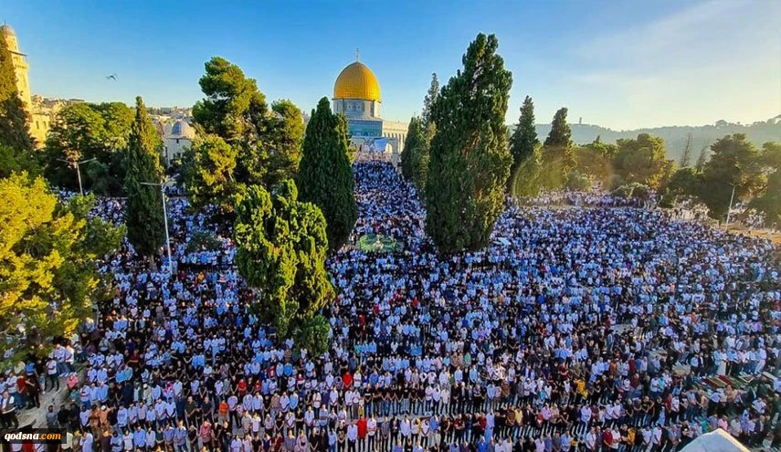 40 ألفا يؤدون اليوم صلاة الجمعة في المسجد الأقصى 2