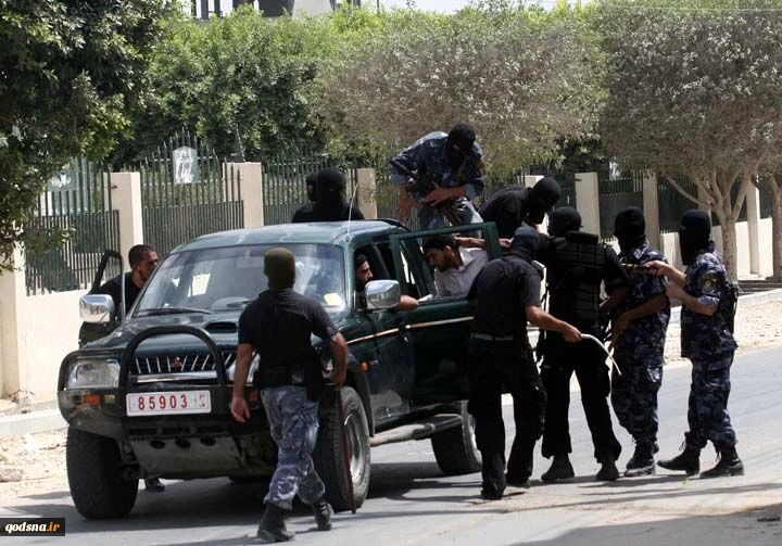 نایب مجلس قانون‌گذاری فلسطین:
نیروهای امنیتی تشکیلات خودگردان فلسطین باید در کنار ملت خود بایستند 2