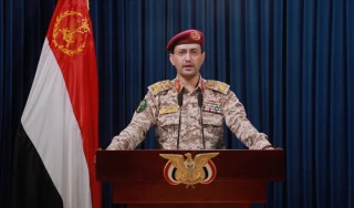 Yemen attacks US aircraft carrier, warships with missiles