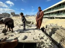 ادوات جنگی منهدم شده رژیم اشغالگر صهیونیستی در شهر رفح، به اسباب‌بازی کودکان فلسطینی تبدیل شده است 3