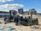 ادوات جنگی منهدم شده رژیم اشغالگر صهیونیستی در شهر رفح، به اسباب‌بازی کودکان فلسطینی تبدیل شده است 7