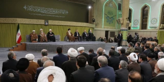 رهبر انقلاب در دیدار جمعی از مسئولان نظام، سفرای کشورهای اسلامی و قشرهای مختلف مردم:

مقاومت، جلوه‌ای از بعثت و زانو زدن رژیم صهیونیستی مقابل غزه و لبنان نتیجه آن است | شخصیتی مثل سیدحسن نصرالله از بین حزب‌الله رفت اما حزب‌الله نه فقط تمام نشد بلکه توانست در مقابل رژیم صهیونیستی بایستد