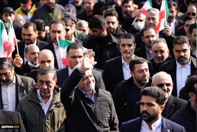 حضور رئیس جمهور در راهپیمایی ۲۲ بهمن 2