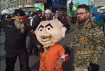 نتانیاهو در میدان انقلاب بازداشت شد

تصویری از بازداشت نمادین بنیامین نتانیاهو نخست وزیر رژیم صهیونیستی در میدان انقلاب تهران در روز 22 بهمن 2