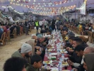 افطار دسته جمعی فلسطینیان روی ویرانه‌های خانه‌ها در رفح در جنوب نوار غزه  2