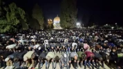 تصاویری از حضور گسترده و باشکوه شب گذشته 130 هزار نمازگزار فلسطینی در نماز تراویح مسجد الاقصی 7