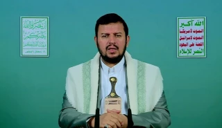 السيد الحوثي: سنرد على العدو الأمريكي بالقصف الصاروخي واستهداف بوارجه البحرية