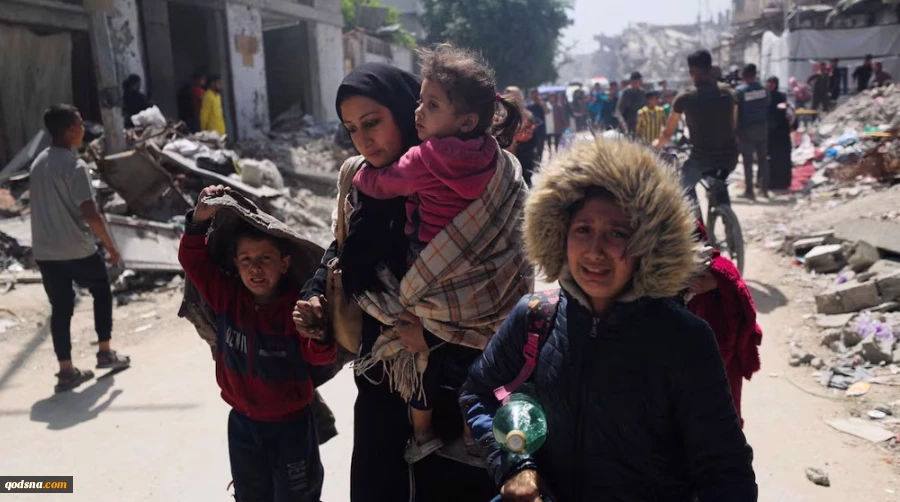 Hundreds of thousands of Gazans flee as Israel ‘wipes out’ Rafah