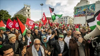 تجمع مقابل سفارت آمریکا در تونس در همبستگی با غزه