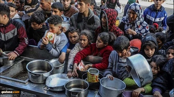 آنروا: کودکان و نوزادان غزه گرسنه سر بر بالین می‌گذارند 2
