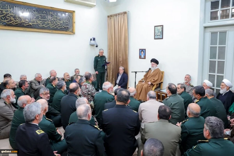 اللواء باقري : قواتنا المسلحة تنطلق من قاعدة شعبية وهي على اهبة الجاهزية 2