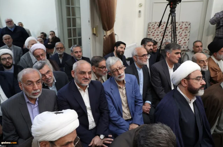 تصاویر دیدار جمعی از مسئولان ارشد سه قوه با رهبر معظم  انقلاب 3