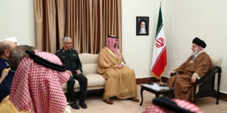 تقدیم پیام پادشاه عربستان به رهبر انقلاب؛

حضرت آیت‌الله خامنه‌ای: ارتباط ایران و عربستان برای هر دو کشور مفید است/ گسترش روابط ایران و عربستان دشمنانی دارد که آماده‌ایم بر آن‌ها فائق بیاییم/