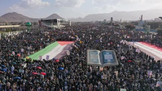 القبائل اليمنية تستنفر وتفوّض السيد الحوثي في مواجهة العدوان الأمريكي على البلاد ودعم غزة