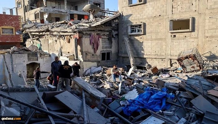 الاحتلال يقصف خان يونس ومدينة غزة: ارتقاء شهداء وتحذيرات من شلل كامل للقطاع الصحي 2