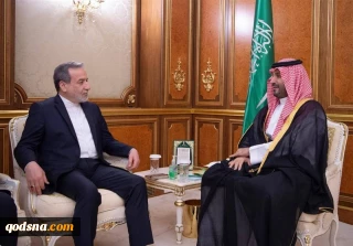 دیدار وزیر خارجه با ولیعهد عربستان/ قدردانی عراقچی از موضع مسئولانه عربستان در محکوم‌کردن تجاوزات به جمهوری اسلامی ایران